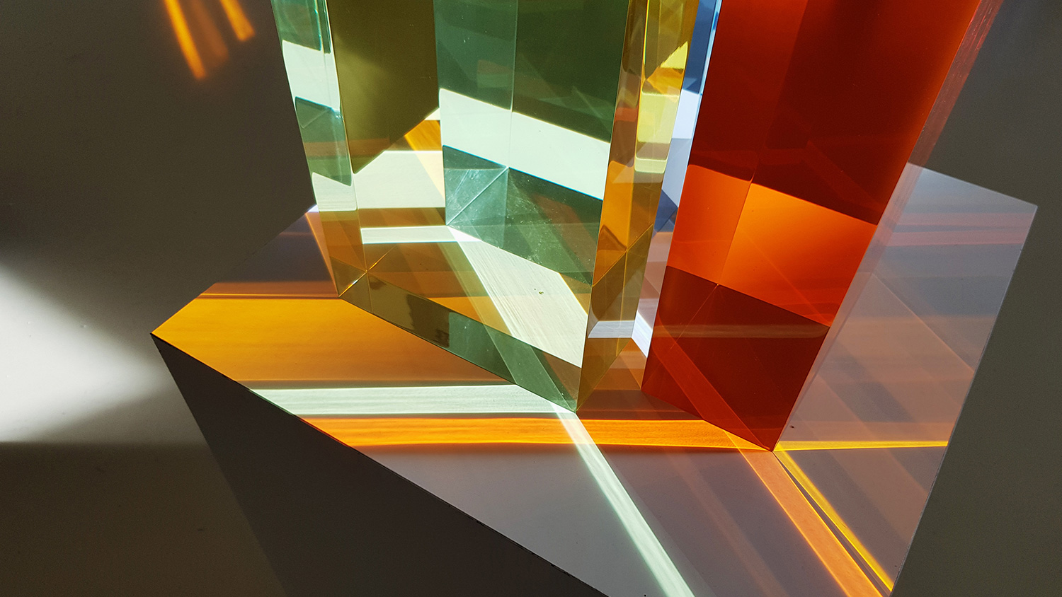 Lichtkörper aus Acrylglas von Christoph Dahlhausen